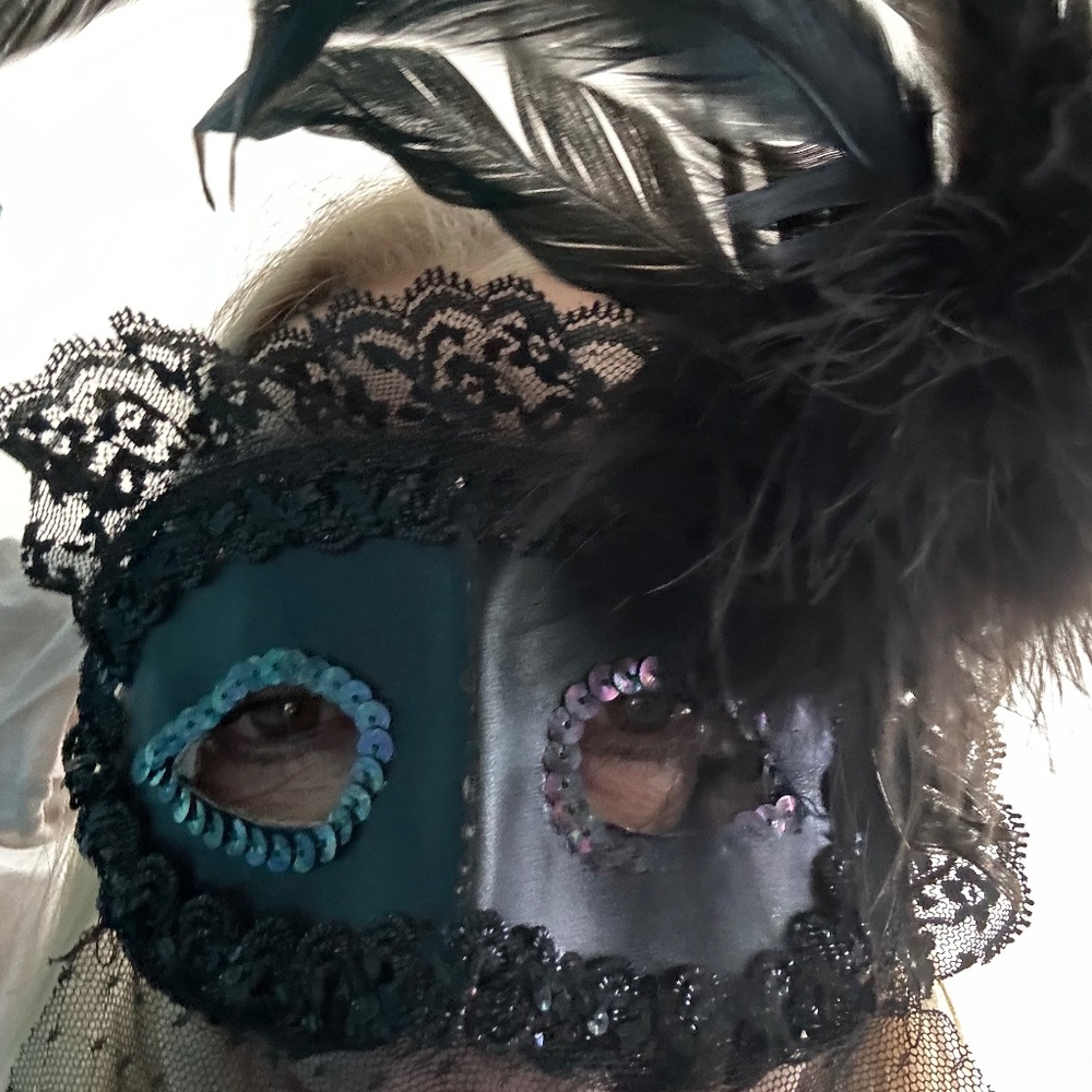 Mask - Raven feathers and Sequens